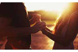 她有了别人,爱情裂痕难弥合?教你如何挽回心爱之人 她有了别人,爱情裂痕难弥合?教你如何挽回心爱之人